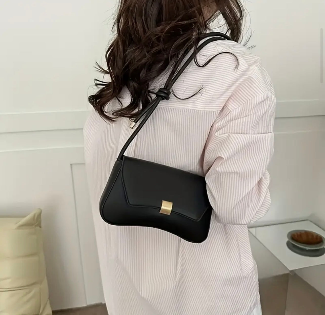 Velora Knot Clutch Black